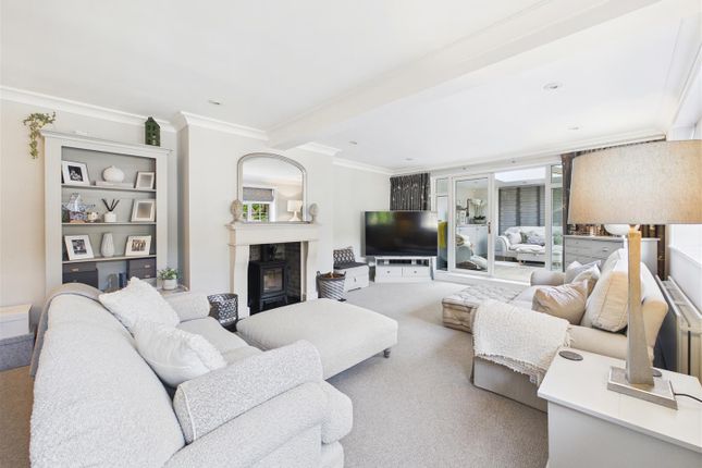 16, Stonelow Crescent, Dronfield photo 3