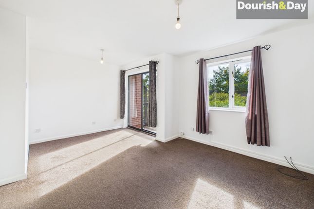 87 Peter James Court, Stafford photo 3