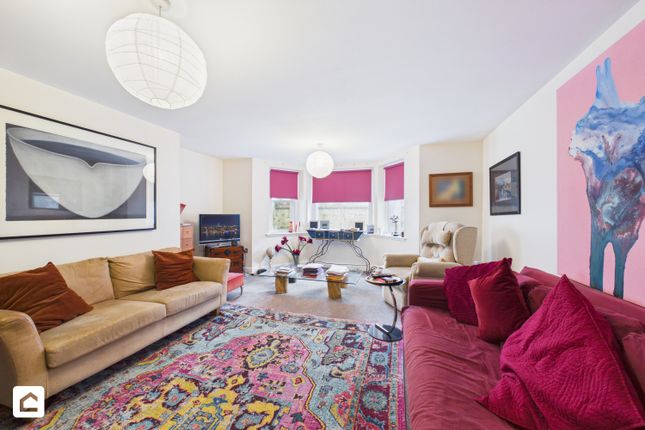 Flat 2, Condover House, 10-12 Burlington Place, Eastbourne photo 2