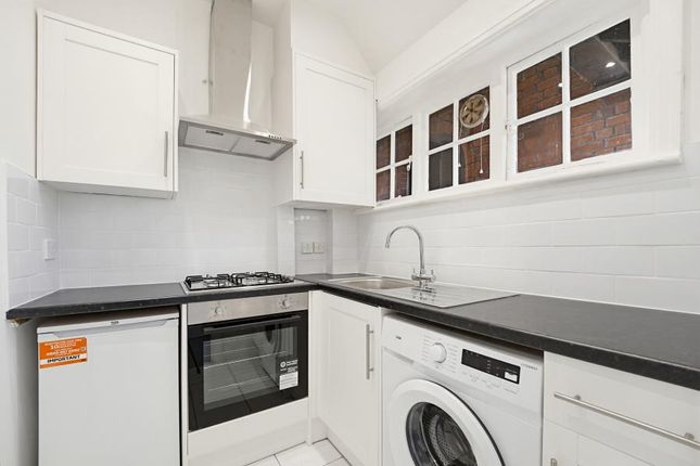 17 Holyoake House, Holyoake Walk, London photo 2