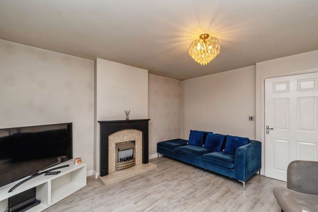 8, Laburnum Close, Cannock photo 2