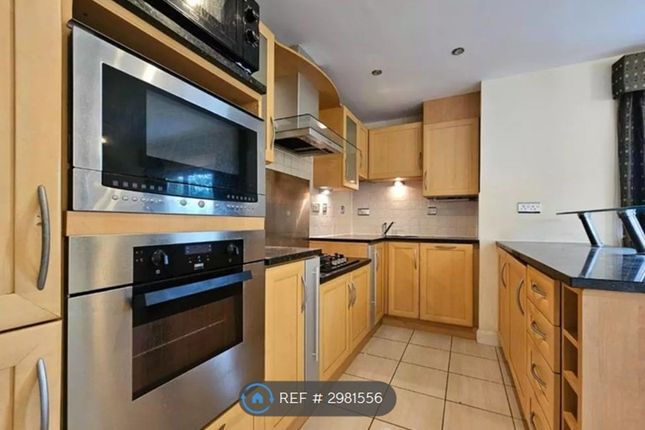 Apartment, Meadow Court Wellfield Lane, Altrincham photo 4