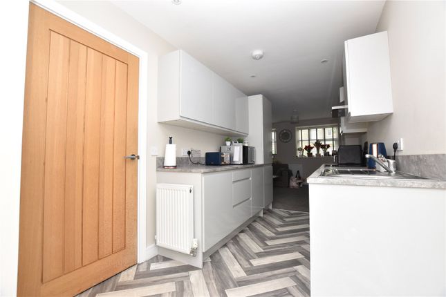 13, Sterling Rise, Leeds photo 3