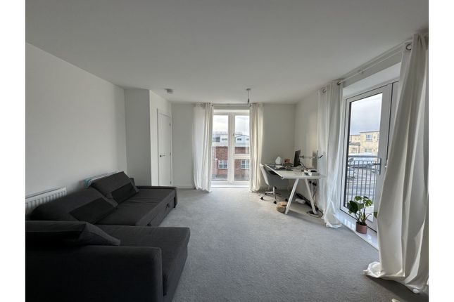 Flat for sale in 18 Milford Road, Reading