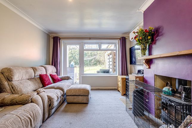23, Macmurdo Road, Leigh-on-sea photo 2