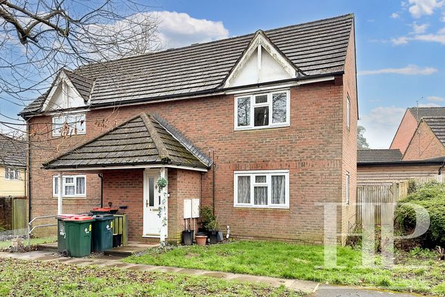 Thumbnail Flat for sale in Holman Close, Crawley