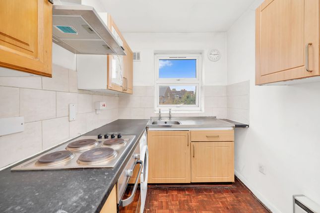 Flat 5, Lillistone Court 27-29 Craven Park, London photo 4