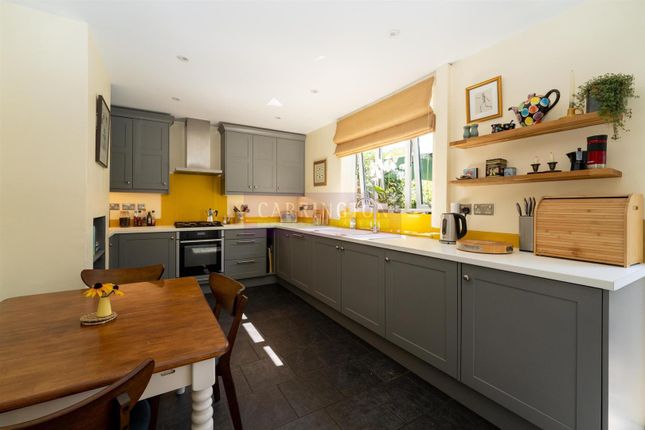 3, Knebworth Path, Borehamwood photo 4
