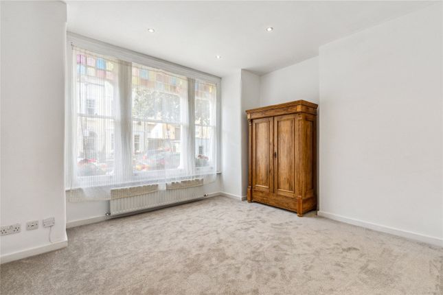Flat 1, 3, Drakefield Road, London photo 3