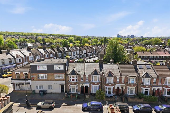 1-bed flat on 3, Cavendish Road, London, £300,000