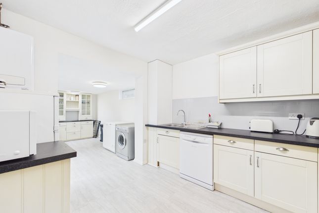 17 Tinkers Wood Road, High Wycombe photo 2
