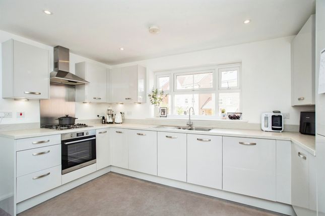 Flat for sale in Jay Close, Hemel Hempstead