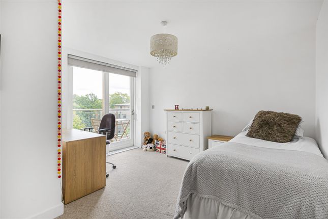 Flat for sale in Scholars Court, Harrison Drive, Cambridge