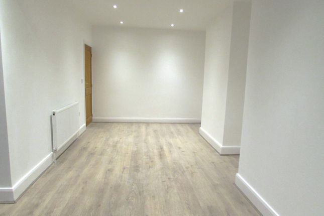 57 Maybank Avenue, Wembley photo 2