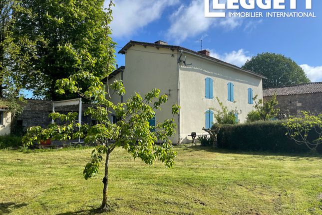 Villa for sale in Montjean, Charente, Nouvelle-Aquitaine