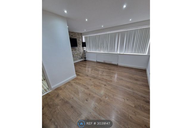Baslow Drive, Heald Green, Cheadle photo 2