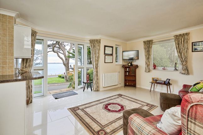 Flat 7/Briary Court, Egypt Esplanade, Cowes photo 3