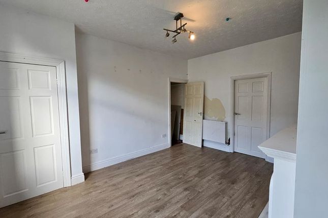 5, Adelphi Road, Huddersfield photo 3