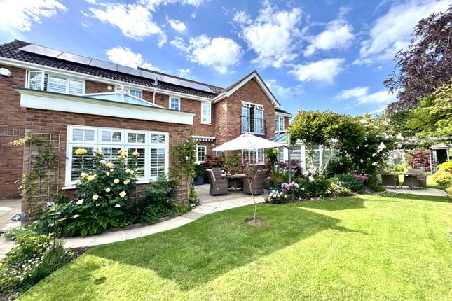 2, Tarrant Gardens, Hartley Wintney photo 2