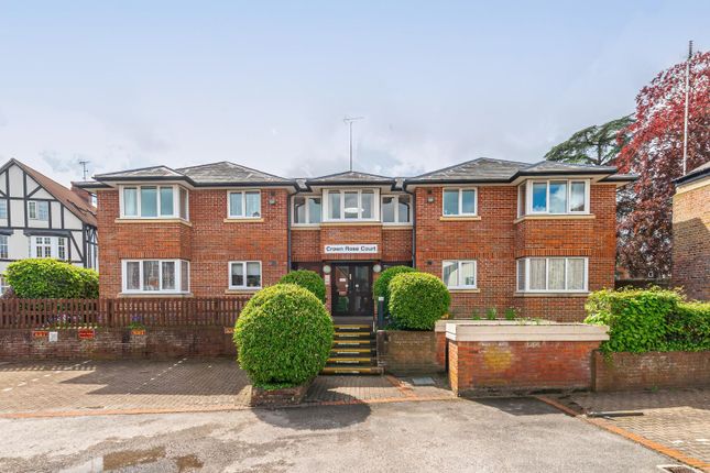 Flat to rent in Crown Rose Court, Tring