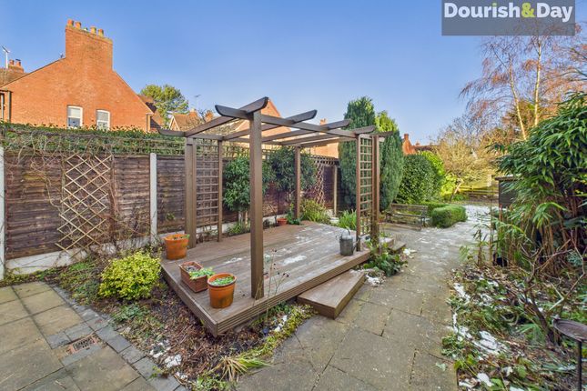 1 Beechcroft Avenue, Stafford photo 4