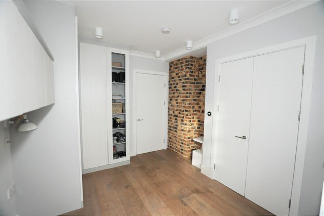 Flat for sale in Stanmore Hill, Stanmore