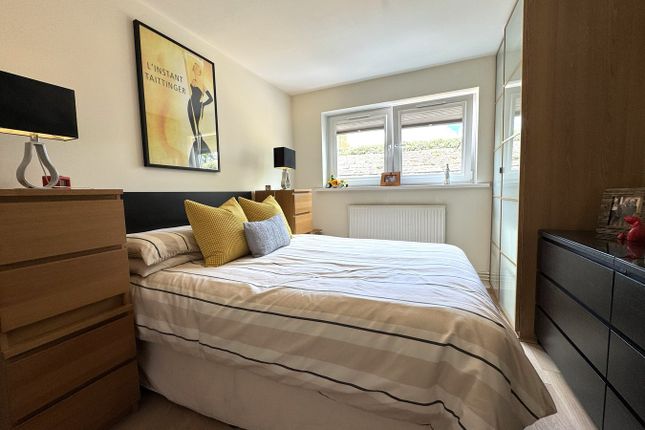 3, Squire Court, Swansea photo 4
