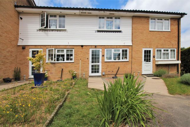Terraced House For Sale In Brickfield Farm Gardens Farnborough Orpington Terraced House For Sale In Brickfield Farm Gardens Farnborough Orpington
