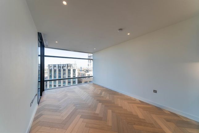 Flat for sale in Worship Street, London