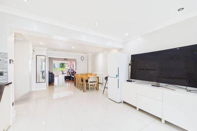 5, Rutherwick Rise, Coulsdon photo 3