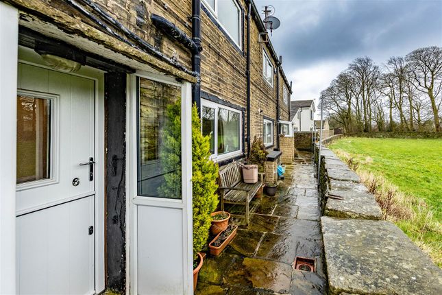 6, Bunney Green, Halifax photo 2