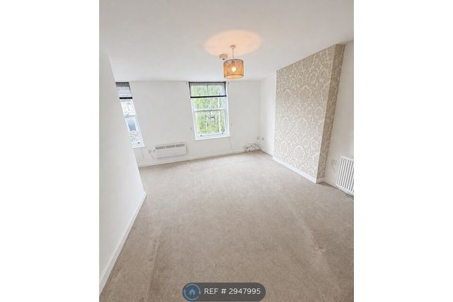 Flat, Lower Fold Marple Bridge, Stockport photo 4