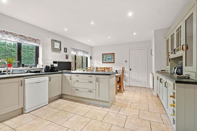 4, Woodbury Park, Worcester photo 2