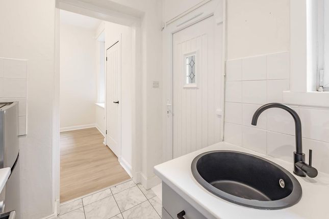 42d Broomhead Drive, Dunfermline photo 5