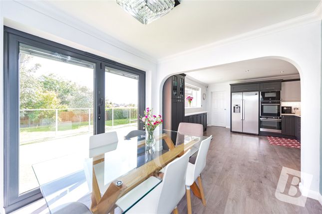 15, Gerrard Crescent, Essex photo 4