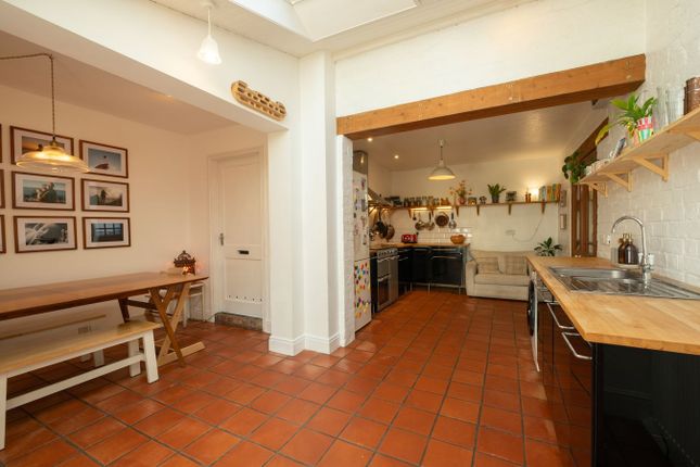 2, Hillside, STROUD photo 4