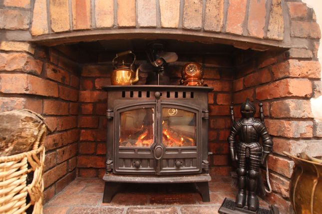 27, Oak Street, Gilfach-Goch photo 4