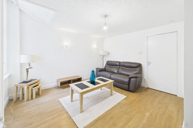 30 Bute Street, Coatbridge photo 3