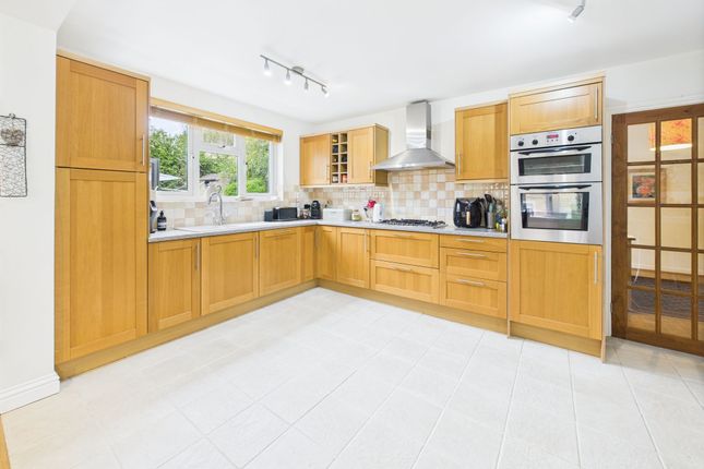 Charnwood, Shipton Road, Chipping Norton photo 4