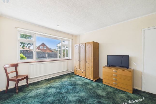 10 Home Close, Aylesbury photo 4