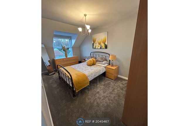 Room to rent in Greenacres, Lower Kingswood