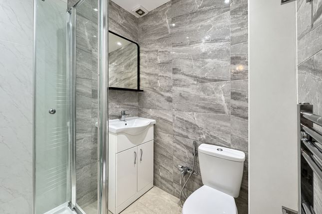 93 Banstock Road, Edgware photo 4