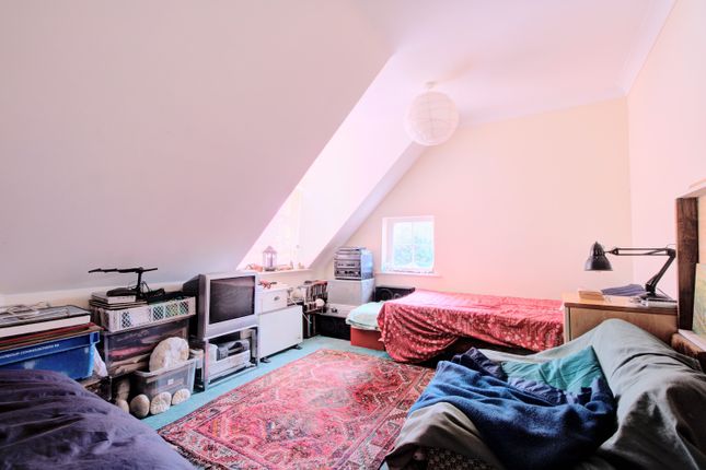 Flat for sale in Broadway, Totland Bay