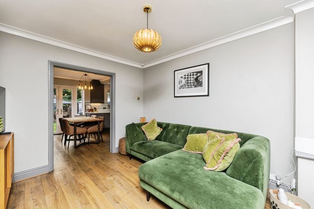 Croftdale Grove, LEEDS photo 3