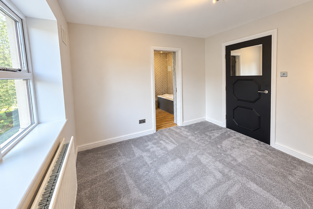 4 Woodleigh Hall Mews, Leeds photo 4