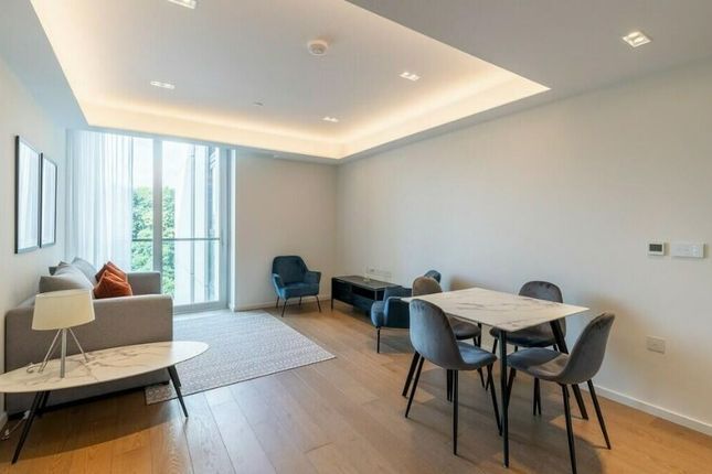 Thumbnail Flat to rent in Lillie Square, London