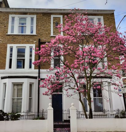 End terrace house for sale in Luxor Street, London