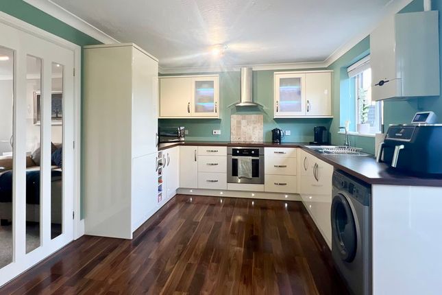 9, Nutwell Court, Scunthorpe photo 2