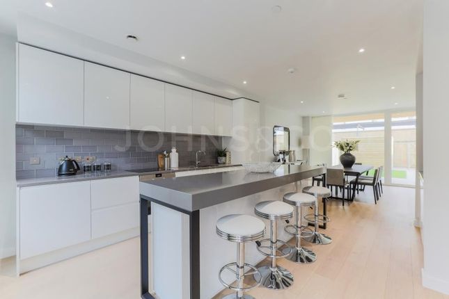 29, Starboard Way, London photo 2