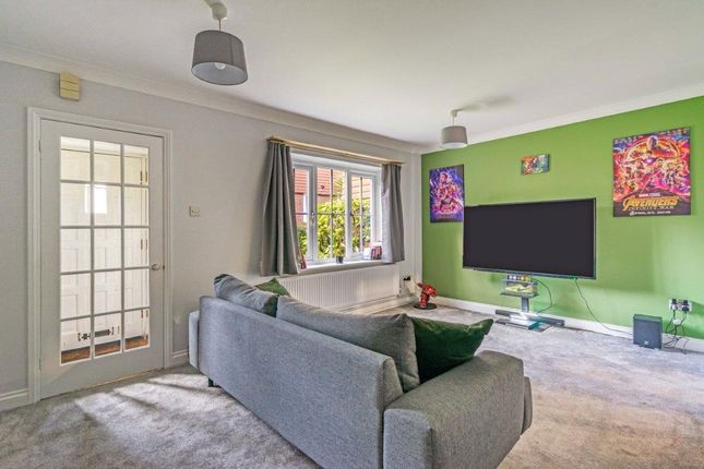 49 Little Park, Wadhurst photo 4